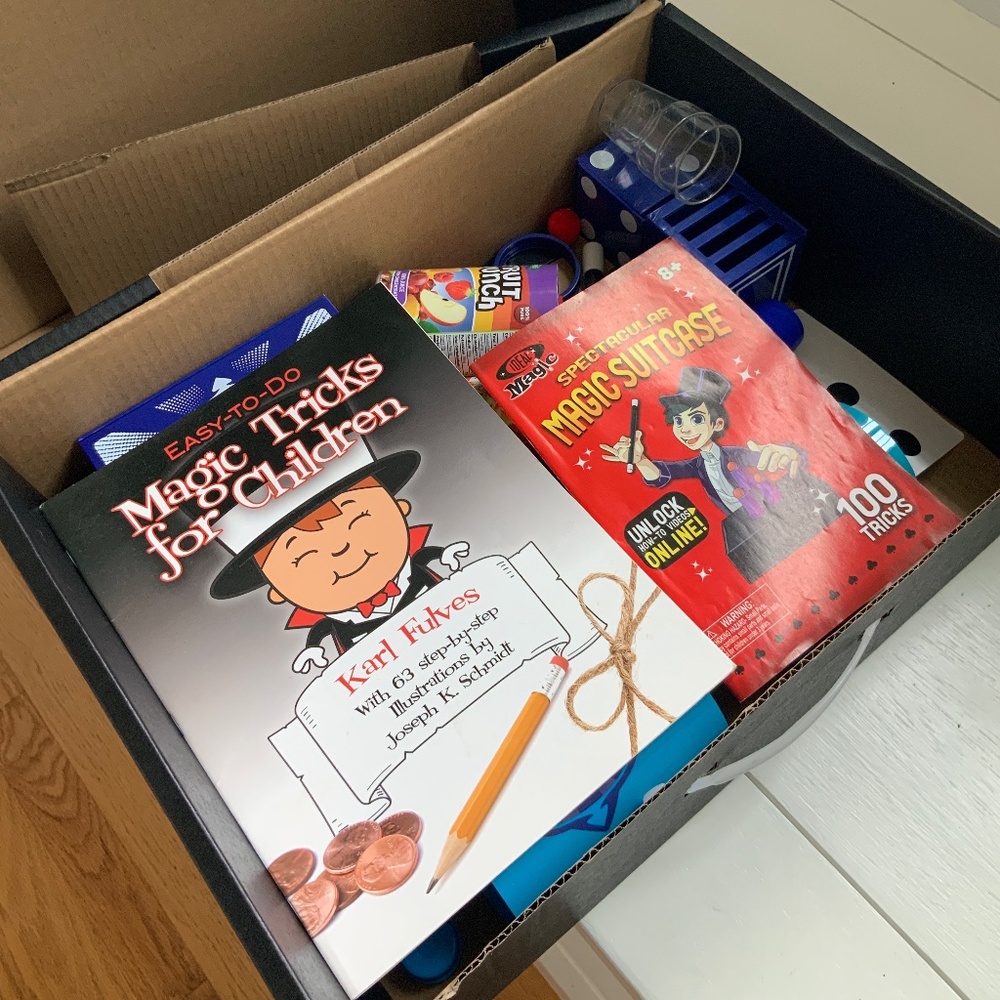 Magic Tricks Complete Set plus bonus book